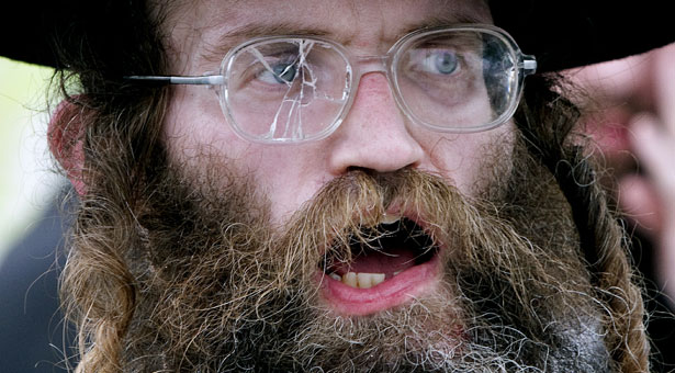 Чужие всем. Околосинагога