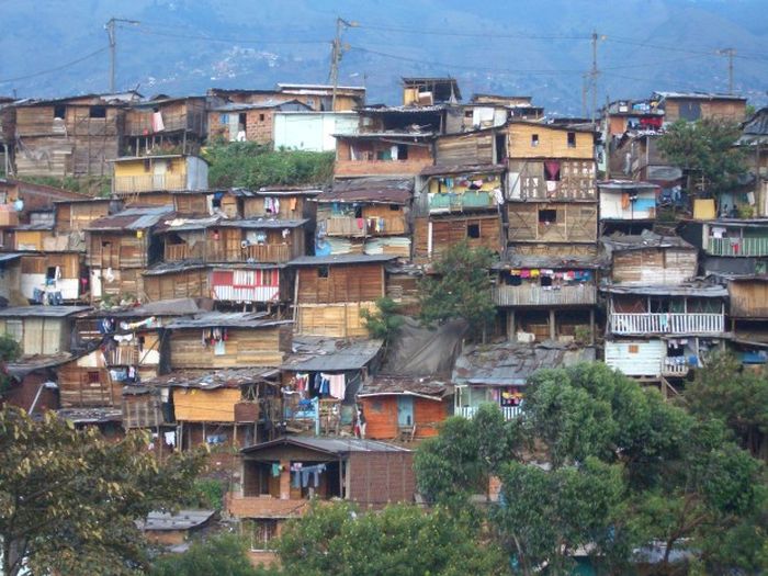 Как мы представляем себе еврейское гетто? Разве так:„В гетто было 6 театров, рестораны, кафе