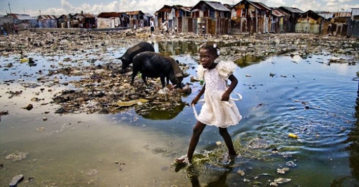 Как мы представляем себе еврейское гетто? Разве так:„В гетто было 6 театров, рестораны, кафе