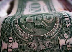 Как Шарль де Голль доллар с небес на землю спустил