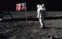 Лунная эпопея по-русски и по-американски