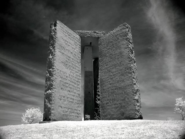 скрижали.jpg В СМИ началась очередная кампания по «научному обоснованию необходимости сокращения населения»