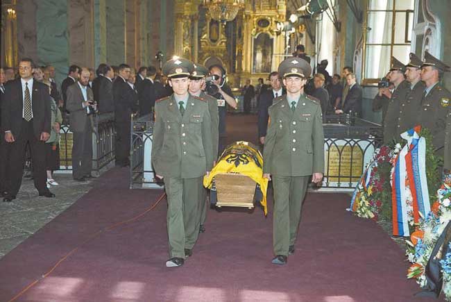 Расстрела царской семьи в реальности не было