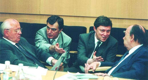 Тайные общества Запада не прекращают свою кропотливую и неспешную работу по обретению элитной агентуры влияния в нашей стране Тайные общества Запада не прекращают свою кропотливую и неспешную работу по обретению элитной агентуры влияния в нашей стране