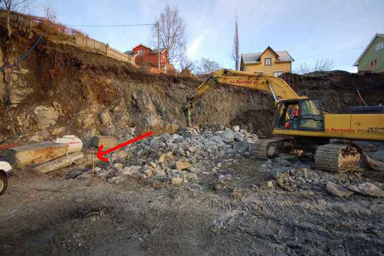 загадочное отверстия в камне