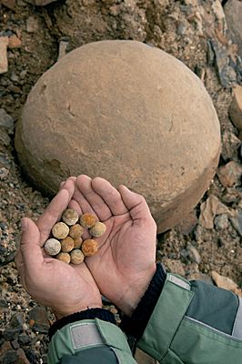 Загадочные шары на острове Чампа