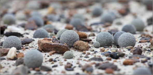 Загадочные шары на острове Чампа